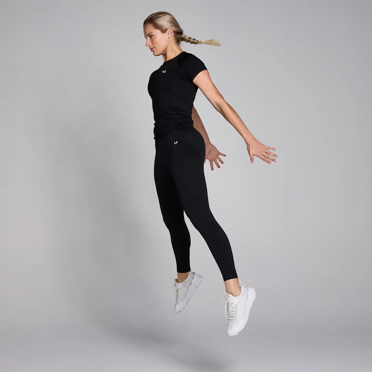 MYPROTEIN MP Damen Shape Seamless Kurzarm-Top – Schwarz*Damen T-Shirts & Tops