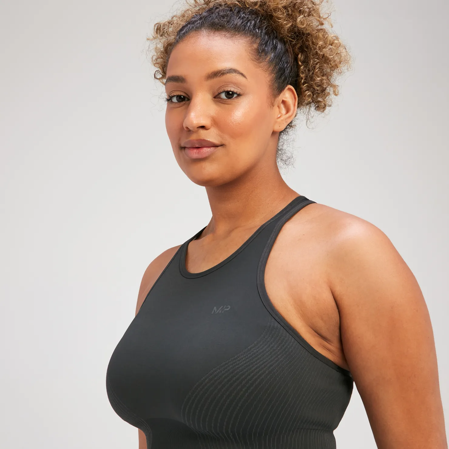 MYPROTEIN MP Damen Tempo Illusion Nahtloser Sport-BH – Schwarz*Damen Sports Bras