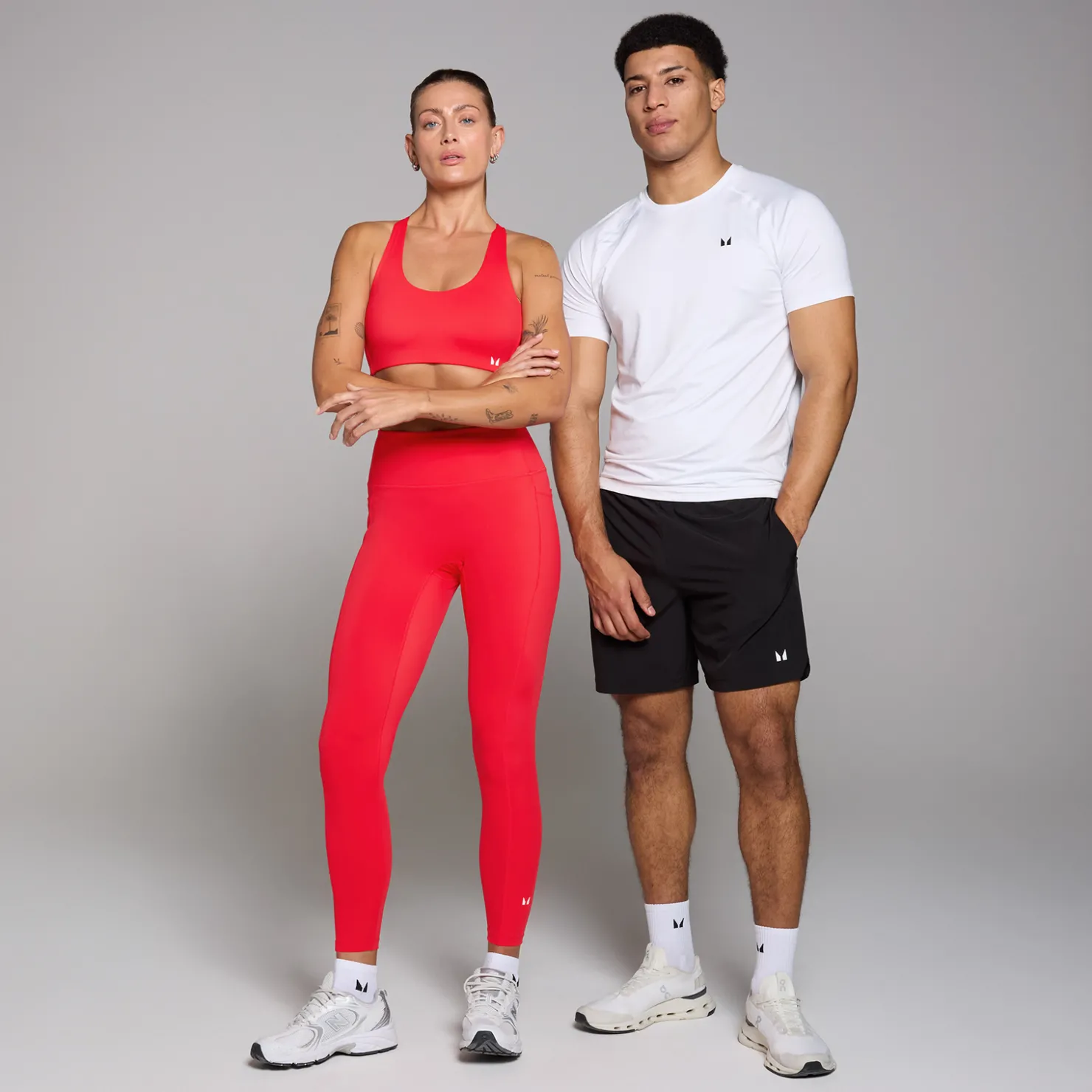 MYPROTEIN MP Damen Verstellbarer Sport-BH mit auf dem Rücken gekreuzten Trägern – Scharlachrot*Damen Sports Bras