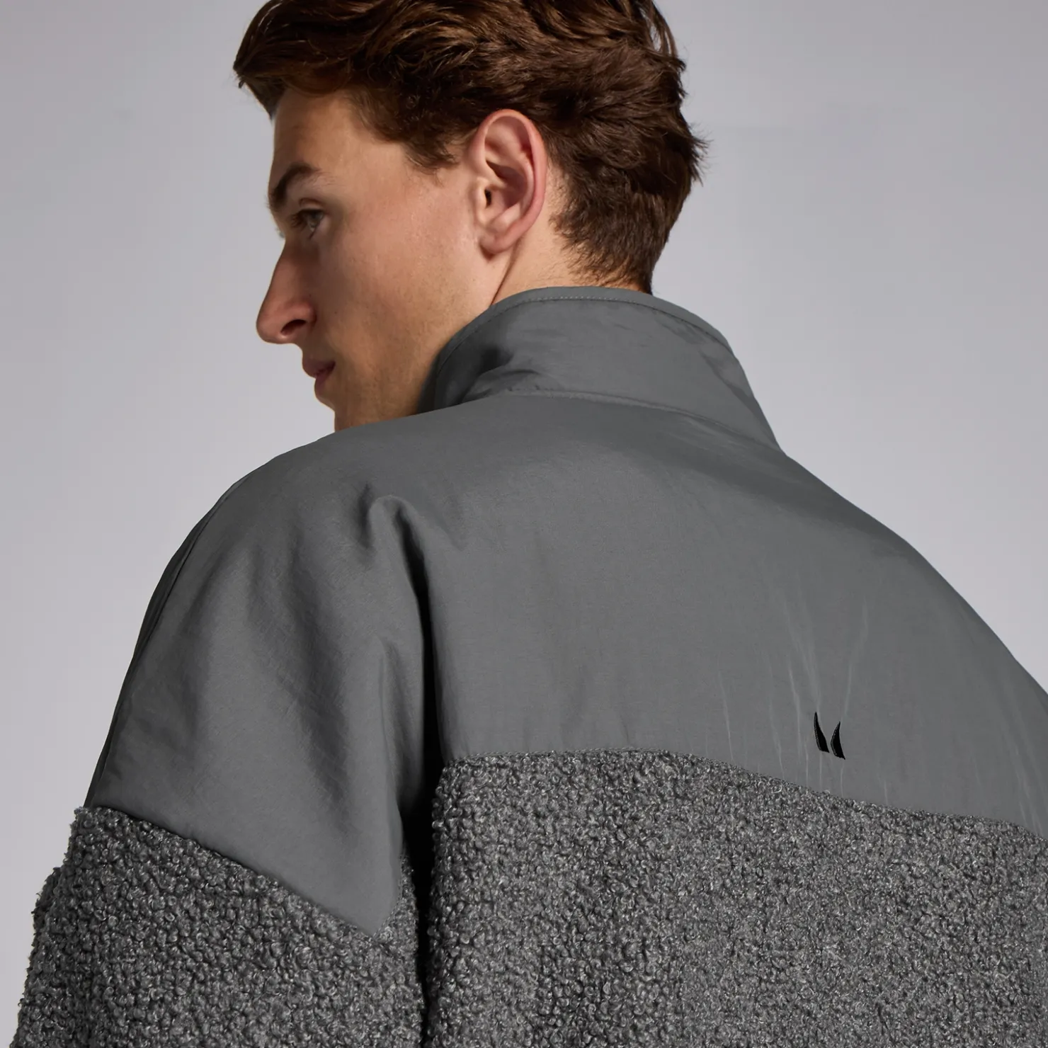 MYPROTEIN MP Herren Lifestyle Hybrid-Fleece – Moosgrau*Herren Hoodies | Jacken & Westen