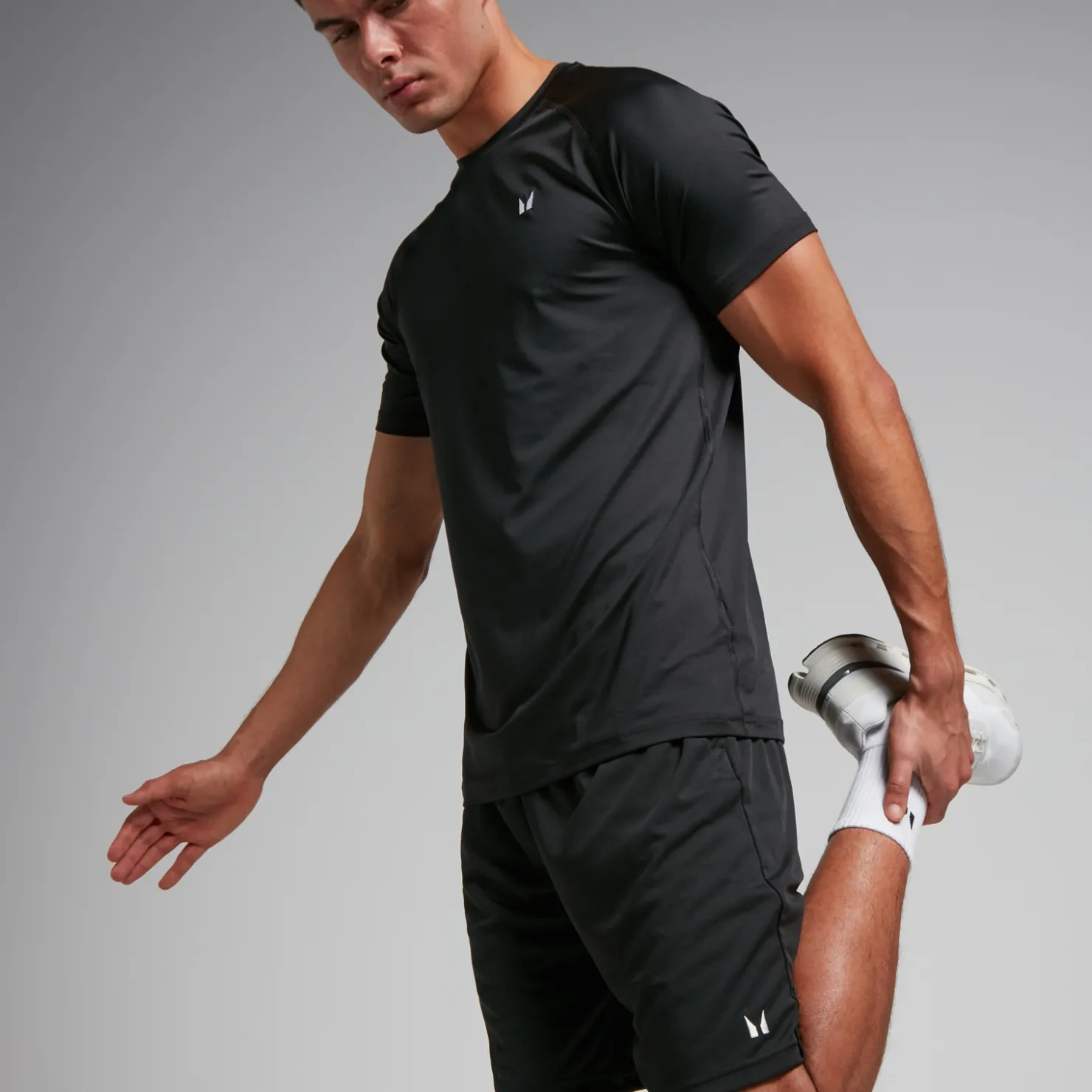 MYPROTEIN MP Herren Lightweight 9-Zoll Trainingsshorts — Schwarz*Herren Shorts