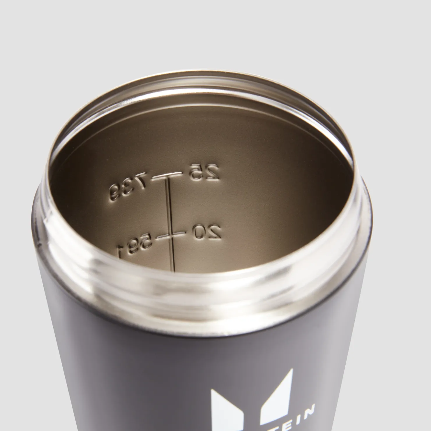 MYPROTEIN Metall-Shaker – Schwarz* Flaschen & Shaker | Flaschen & Shaker